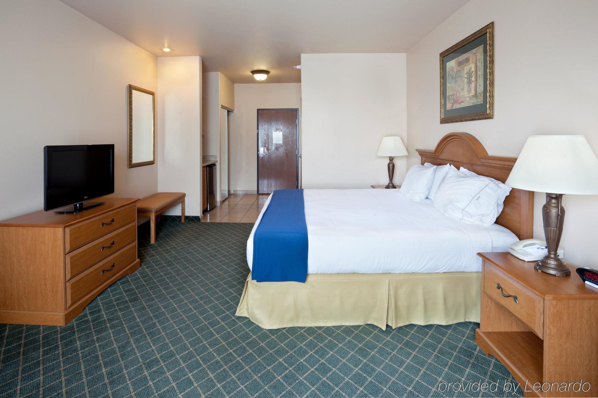 Holiday Inn Express Hotel And Suites Alice By Ihg Habitación foto