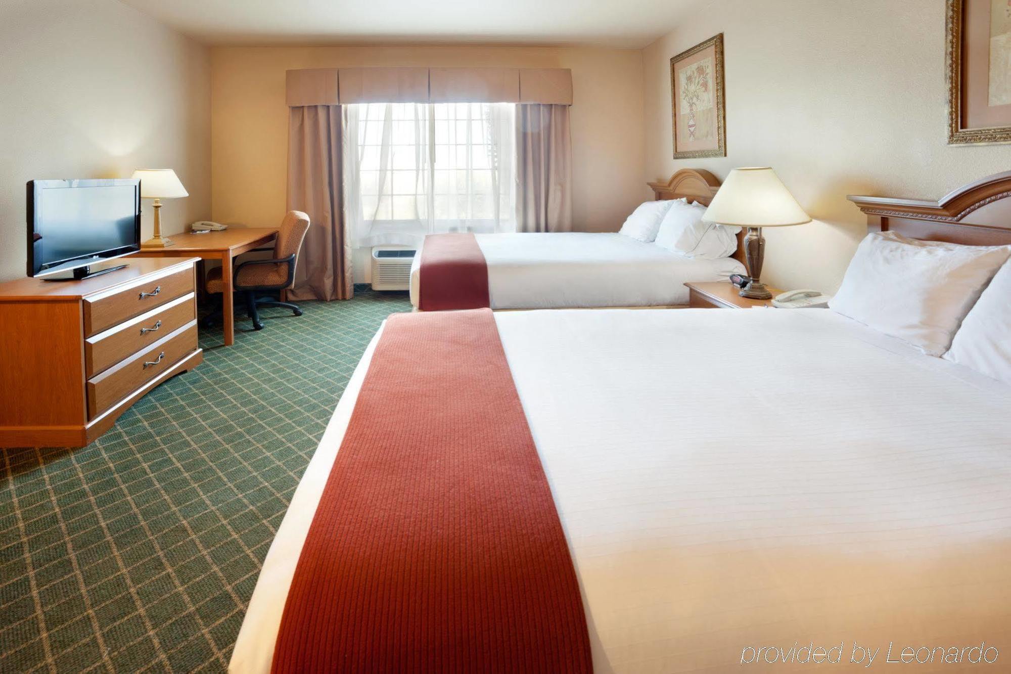 Holiday Inn Express Hotel And Suites Alice By Ihg Habitación foto